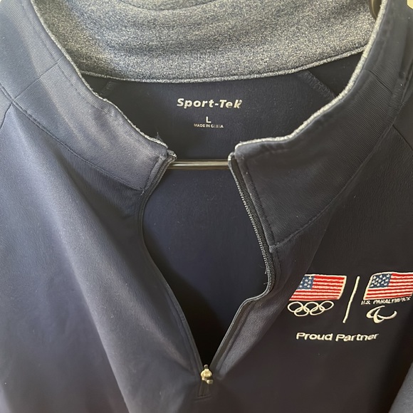 Toyota Olympic limited edition performance pull over jacket - Picture 3 of 3